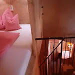 Turm Zu Schloss Schedling * טרוסטברג אן דר אלץ