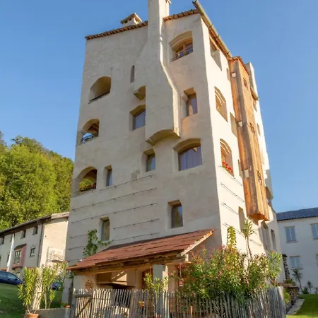 Turm Zu Schloss Schedling * Тростберг-ан-дер-Альц